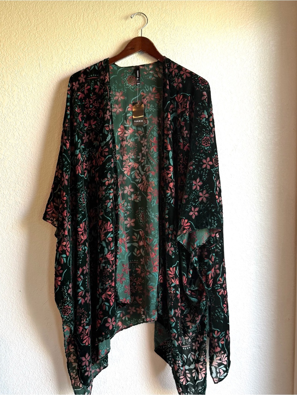 NWT Torrid Womens Shrug Kimono Cover Up Green Floral Burnout Velvet One Size